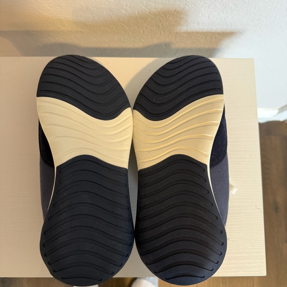 Allbirds Navy Blue Sneakers with White Laces Women’s Size 9 - Picture 11 of 11